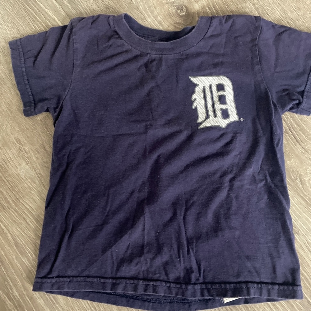 ✨ Boys/Youth Size Small/4 Detroit Tigers Verlander T-Shirt✨
